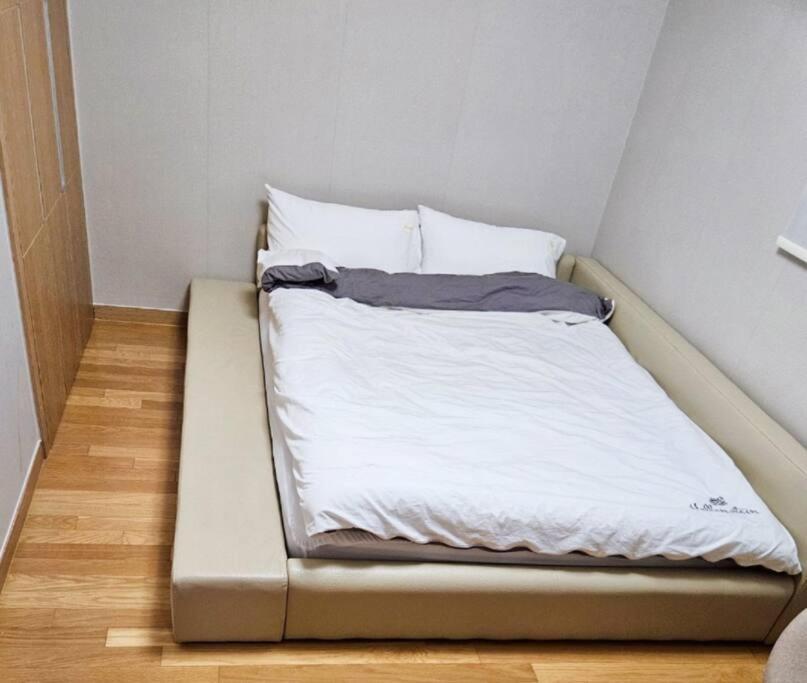 Appartement Elegant In Seoul's Vibrant Core! *