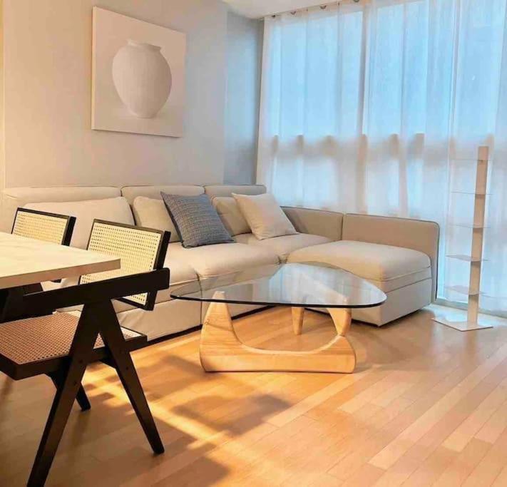 Elegant In Seoul's Vibrant Core! * Séoul